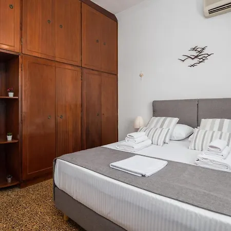 Tsitis House * Pollonia