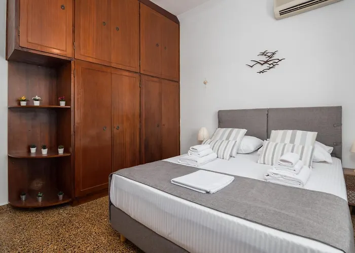 Tsitis House * Pollonia